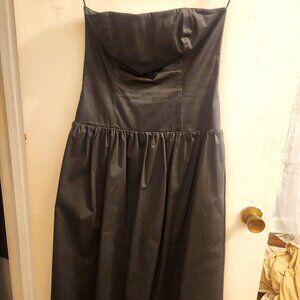 Black sleevless dress